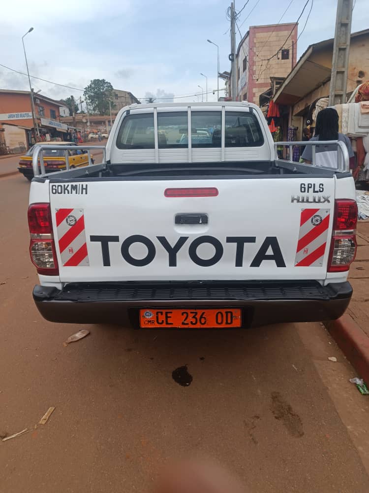 TOYOTA HILUX 2008 (CTR/YDE) - image 3