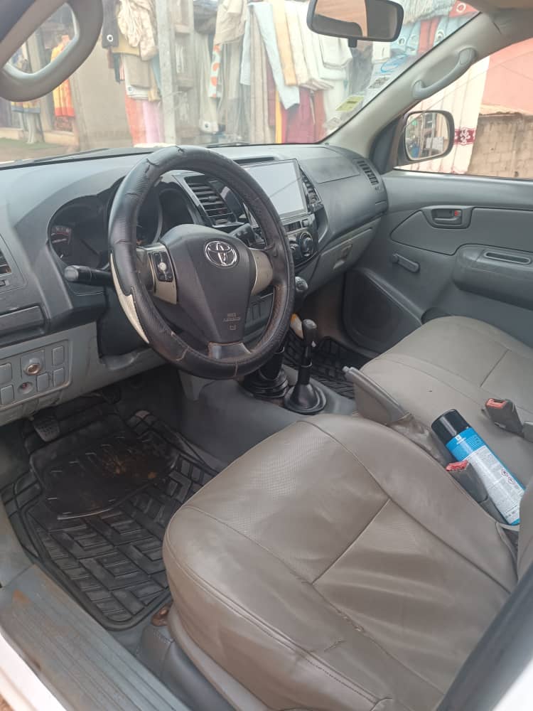 TOYOTA HILUX 2008 (CTR/YDE) - image 4