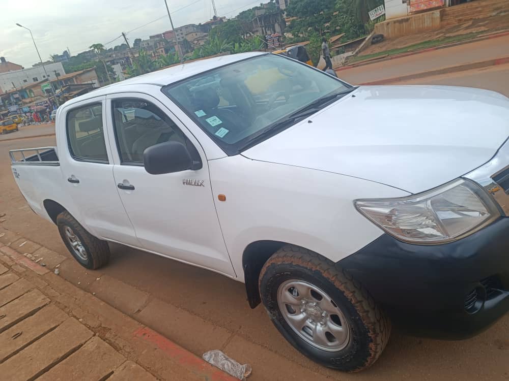 TOYOTA HILUX 2008 (CTR/YDE) - image 6